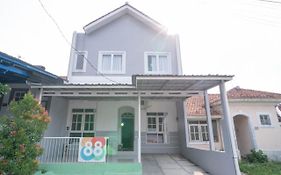 KoolKost near Taman Budaya Sentul